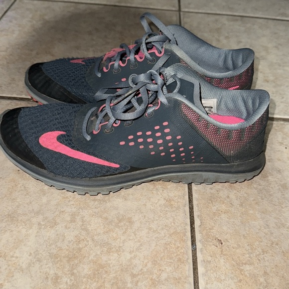 Nike running sneakers - Picture 4 of 5